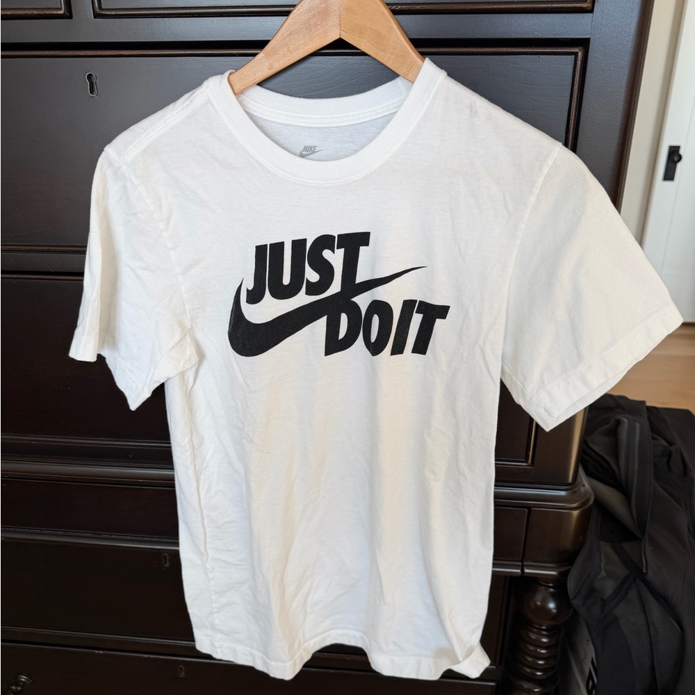Nike Men's White T-Shirt-XS